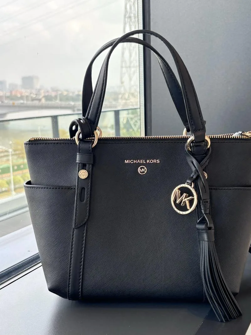 Trim guide supporting image for What Trims And Hardware Should I Specify For A Custom Bag?